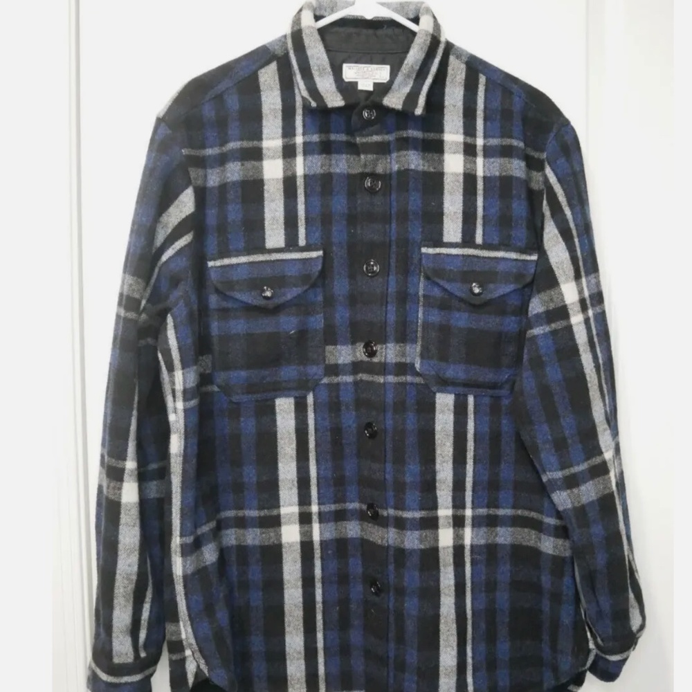 Wallace & Barnes Heavyweight wool flannel shirt jacket Navy Plaid Large EUC!